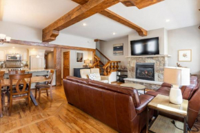EagleVail Elegance 5BD Home with Hot Tub